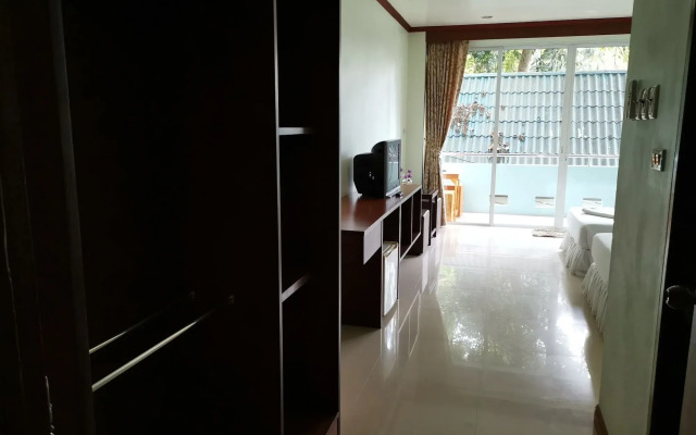 Mam Kai Bae Beach Resort