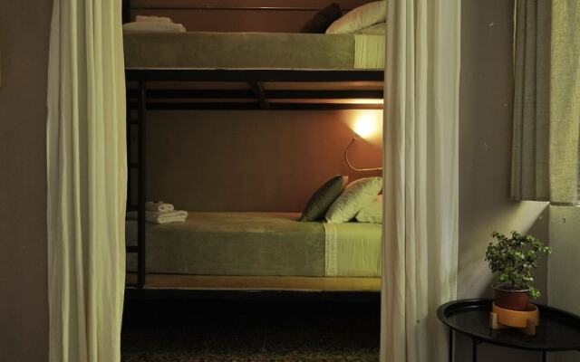 OutBox Inn