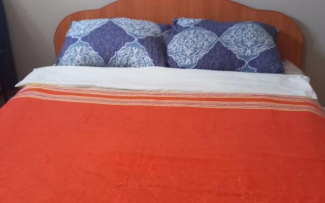 Версаль на улице Шумилова 30