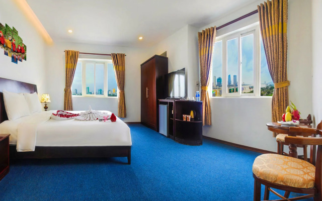 Legacy Riverside Danang Hotel