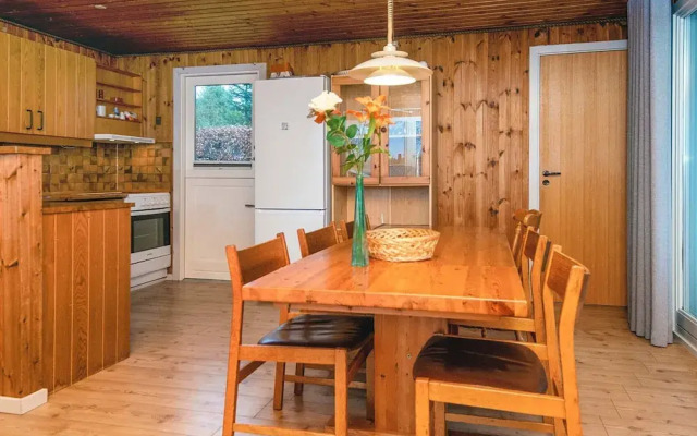 6 Person Holiday Home in Farvang
