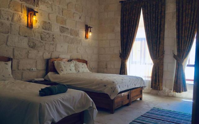 Mons Masius Hotel