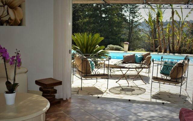 Peaceful Villa in Saint Paul de Vence With Swimming Pool