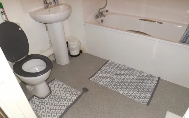 Charming 1-bed Apartment in Barking