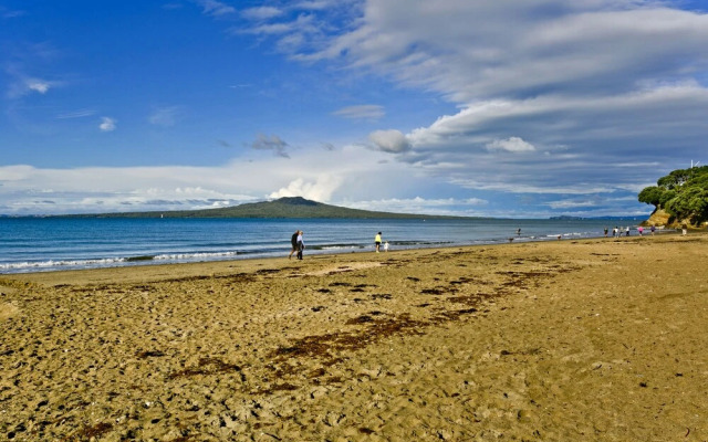 Auckland Hauraki Modern Guest House