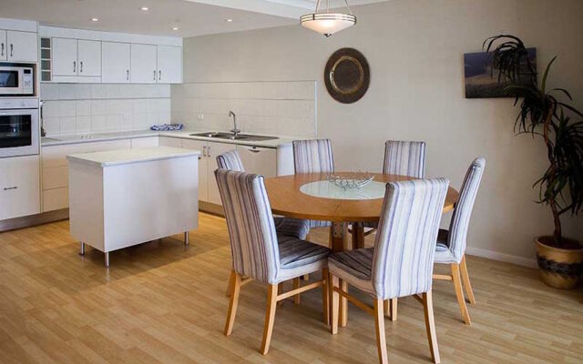 Elouera Tower Beachfront Apartments