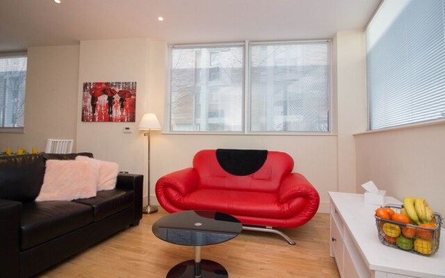South Quay Apartment One