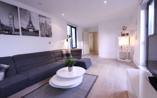 Modern 2 Bedroom Apart in heart London