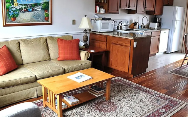 Brant Point Courtyard