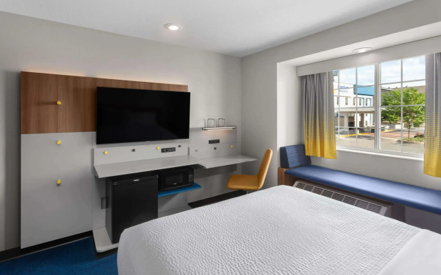 Microtel Inn & Suites by Wyndham Rapid City