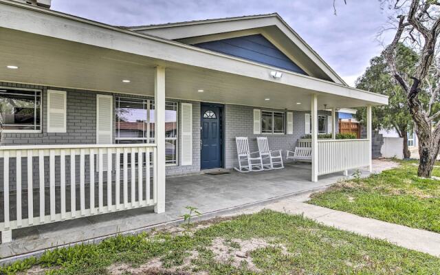 Patio & Grill: Spacious Gem Near Gulf Coast!