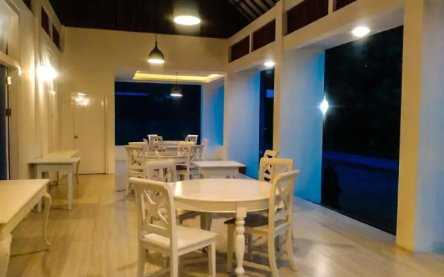 Sinom Borobudur Hotel