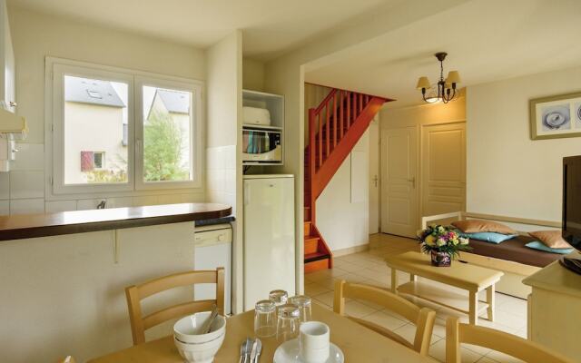 Cozy Breton Holiday Home Near the bay of Douarnenez