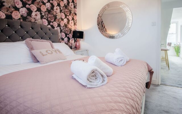 The Penthouse - Luxury 1 Bed - Panorama - Tenby