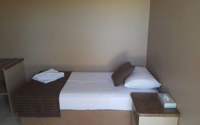 Nightcap at Queens Beach Hotel