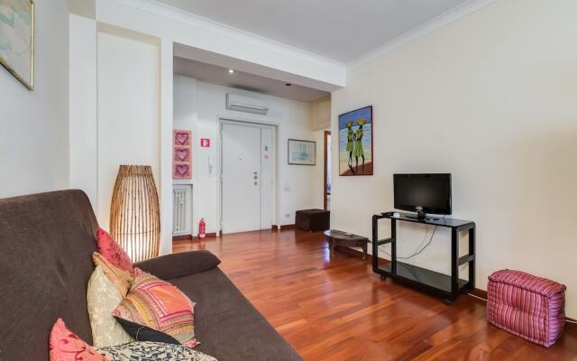 Vatican House - Near Metro Station