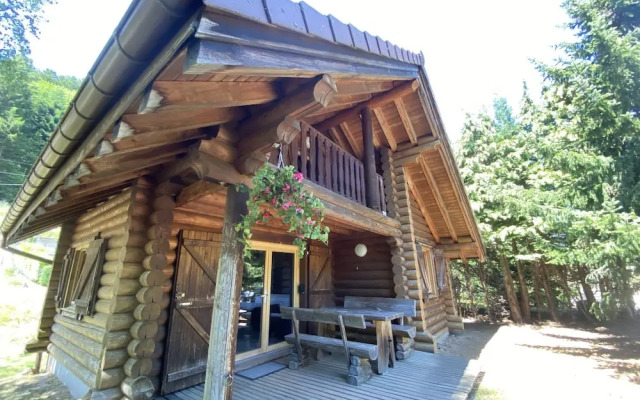 L'ours Blanc Chalet en Rondins