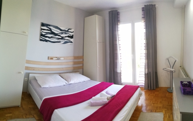 Apartment Vlatkica - 10 m from beach: A1 Vlatkica Maslenica, Zadar riviera