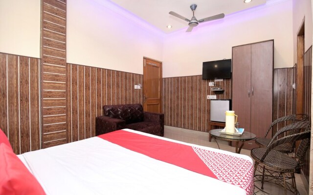 OYO 15998 Hotel Ma International