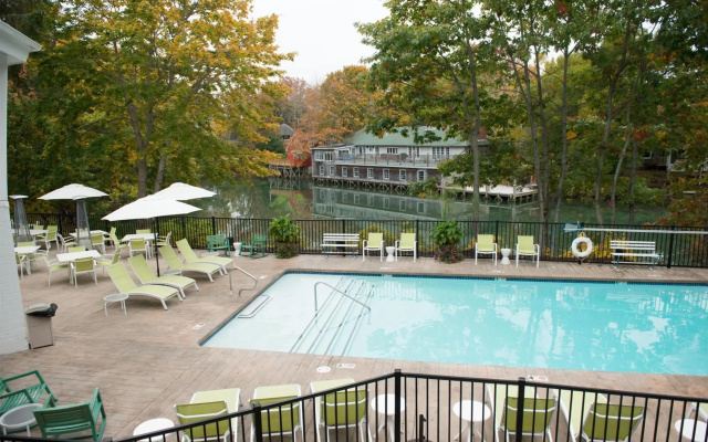 Village Cove Inn