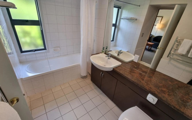 18 Jollies Pass Road - Garden Studio 346