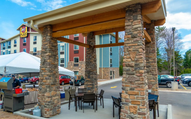 My Place Hotel - Marquette, MI