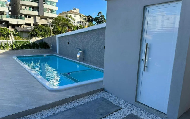 Casa 3 quartos praia de Bombas