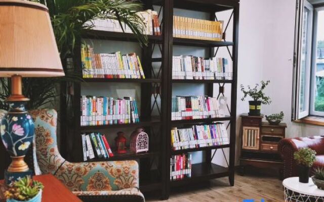 Tingqian Yuanhou Hostel