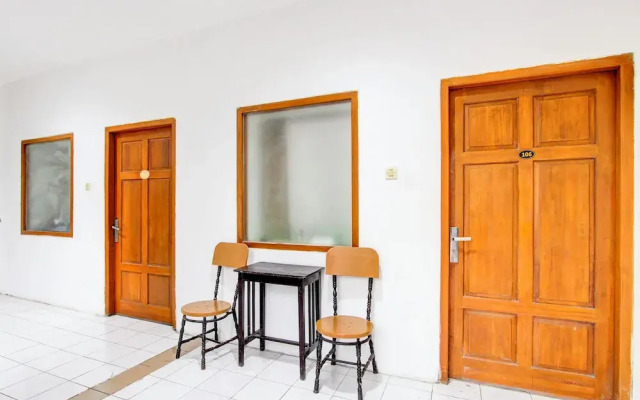 Collection O Jalan Slamet Riyadi Near Kampung Batik Kauman Formerly Hotel Grand Kota