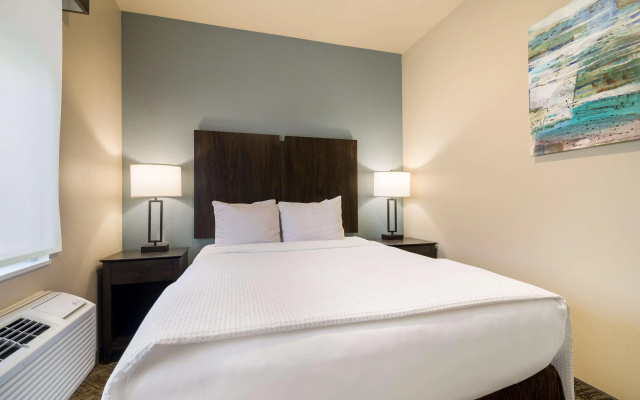 Best Western Golden Spike Inn & Suites