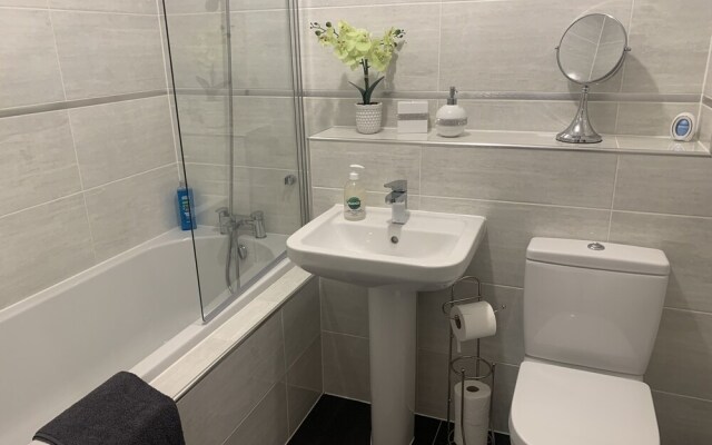 Immaculate Luxury 2-bed Apartment in Lancaster