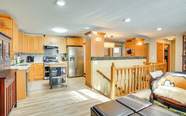 Charming Savage Home w/ Yard: 18 Mi to Minneapolis