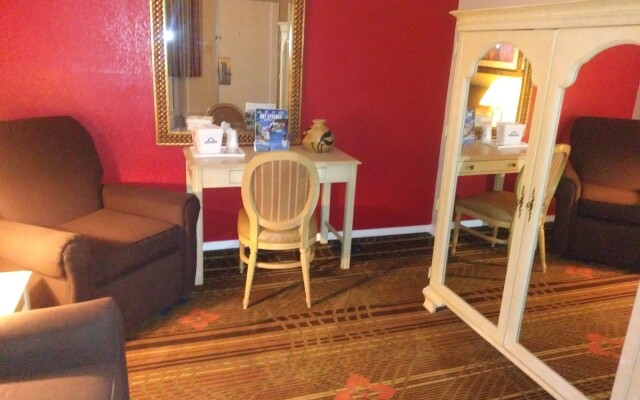 Days Inn by Wyndham Hot Springs