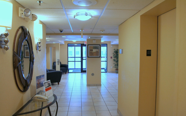 Candlewood Suites Indianapolis Downtown Medical District by IHG