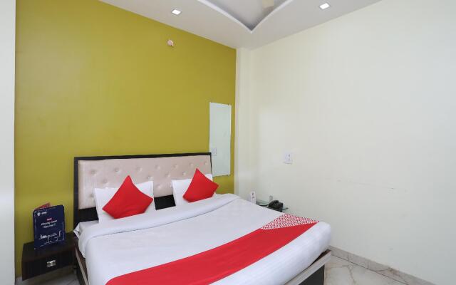 OYO 10969 Hotel US Residency