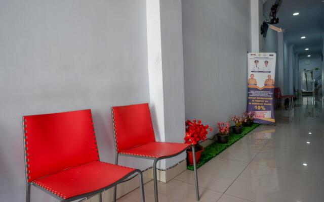 RedDoorz @ Hotel Bravo Pantai Kamali Bau Bau