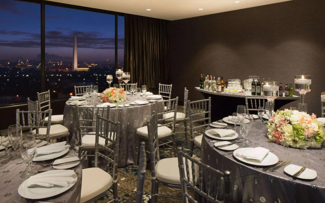 DoubleTree by Hilton Washington DC - Crystal City