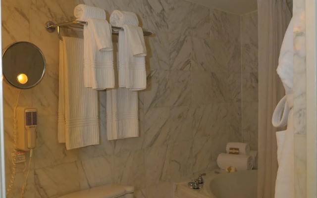 Lighthouse Club Hotel