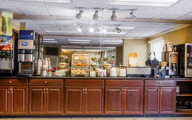 Quality Inn & Suites CVG Airport