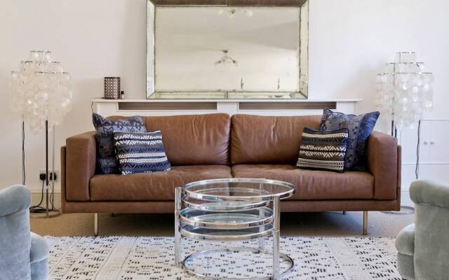 Traditional 2-bed Apartment Notting Hill