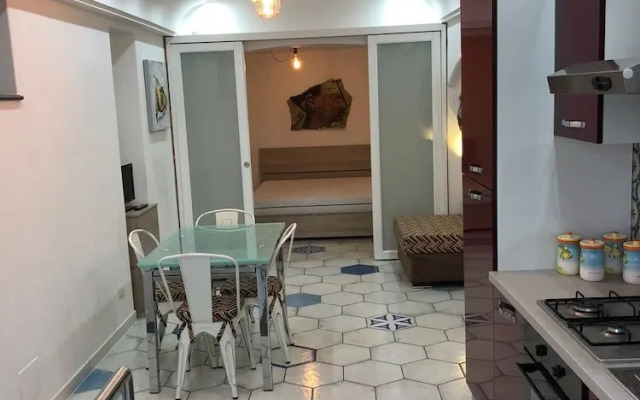 Room With Bathroom and Kitchen, With Independent Entrance