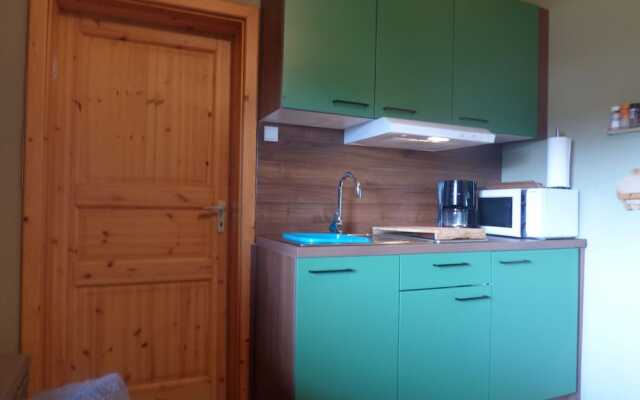 Serene Chalet in Honningen Eifel with garden in the lap of nature