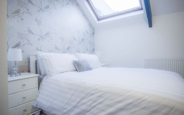 Penthouse At The Mews - 2 Bed Apartment - Tenby