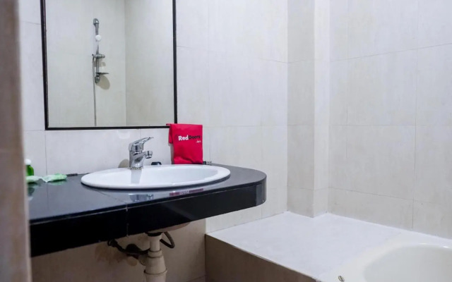 RedDoorz Plus near DC Mall Batam