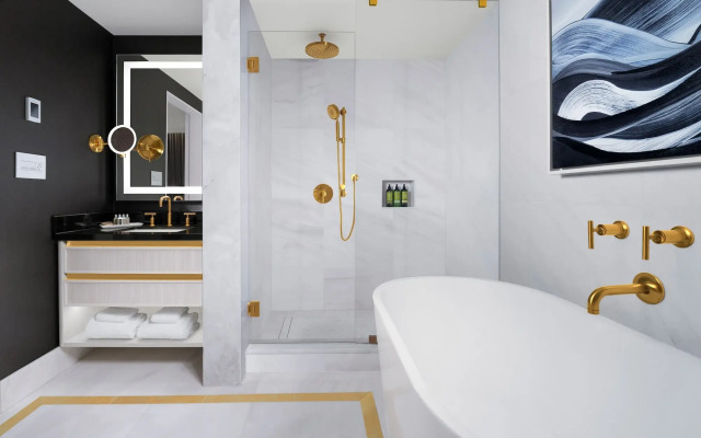 AZUR Legacy Collection Hotel