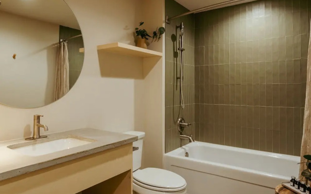 Brut Hotel