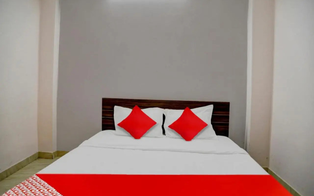 Oyo Flagship 703376 Mk Residency