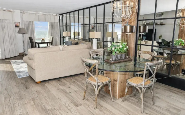 Inlet Reef 402 2 Bedroom Condo by RedAwning