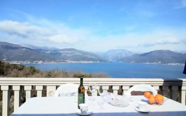 Tivat Relax With Stunning Sea & Mountain Views