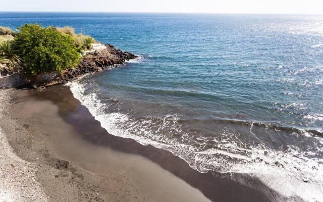 Home2Book Beach Front Las Gaviotas